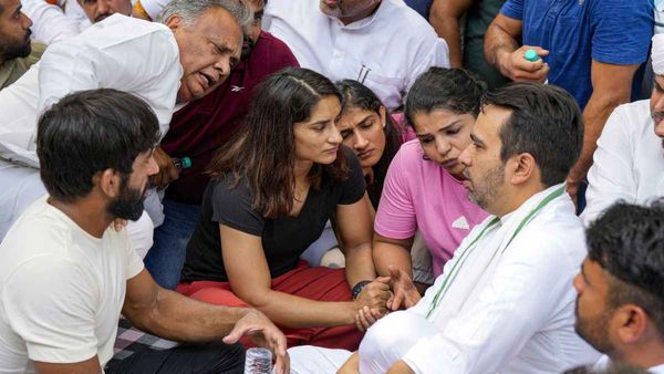 ഗുസ്തി താരങ്ങള്‍ക്ക് പിന്നില്‍ അണിനിരന്ന് കായിക ലോകം, വേദനിപ്പിക്കുന്നു, നീതി വേണമെന്ന് കപില്‍ ദേവ്