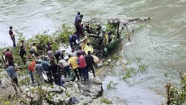 ഇന്ത്യന്‍ സൈന്യത്തിന്റെ ഹെലികോപ്റ്റര്‍ തകര്‍ന്ന് വീണു; അപകടം ജമ്മുവിലെ കിഷ്ത്വാറില്‍