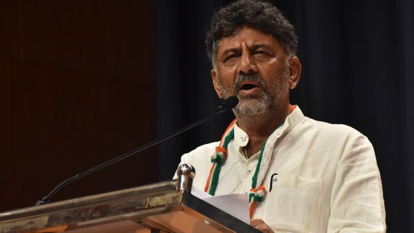 മുന്നില്‍ നിന്ന് നയിച്ചു, ഒടുവില്‍ സിദ്ധരാമയ്യക്ക് പിന്നില്‍: ആരാണ് ഡികെയെന്ന ട്രബിള്‍ ഷൂട്ടർ