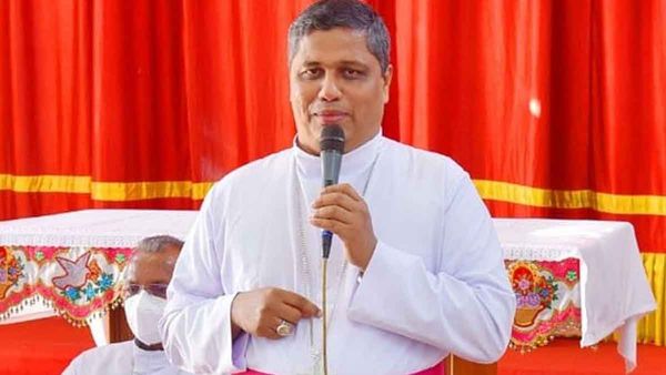 കലഹത്തിന് പോയി പാലത്തില്‍ നിന്ന് വീണ് മരിച്ചവര്‍; രാഷ്ട്രീയ രക്തസാക്ഷികളെ അധിക്ഷേപിച്ച് മാര്‍ ജോസഫ് പാംപ്ലാനി