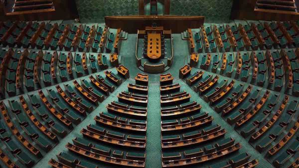 'ഒറ്റവാക്കില്‍ മനോഹരം..'; പുതിയ പാര്‍ലമെന്റ് കെട്ടിടത്തിന്റെ അകത്തളം കണ്ടോ..? വീഡിയോ പുറത്ത്