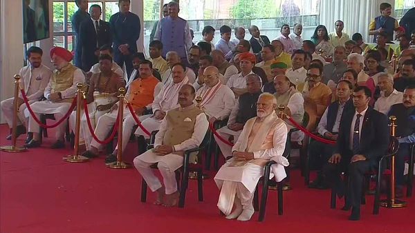 പുതിയ പാര്‍ലമെന്റ് മന്ദിരത്തിന്റെ ഉദ്ഘാടനം നിര്‍വഹിച്ച് പ്രധാനമന്ത്രി: ദില്ലിയില്‍ കനത്ത സുരക്ഷ