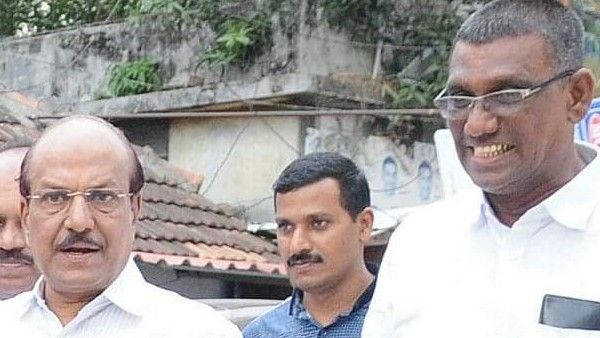 കൊച്ചി കോര്‍പറേഷനില്‍ അട്ടിമറിക്ക് സാധ്യത തെളിയുന്നു; ടികെ അഷ്‌റഫ് കോണ്‍ഗ്രസ് വേദിയില്‍