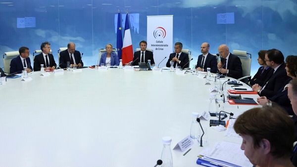 അടിയന്തരാവസ്ഥ പ്രഖ്യാപിച്ചേക്കും: കലാപത്തിന് കാരണം വീഡിയോ ഗെയിമുകളെന്ന് മാക്രോണ്‍