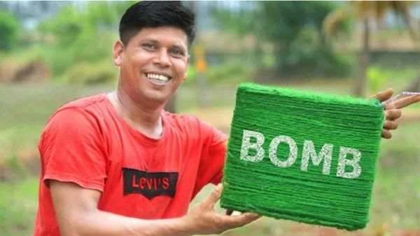 'പടക്കങ്ങള്‍ ഉപയോഗിച്ച് ബോംബ് നിർമ്മിച്ച് പ്രചരിപ്പിച്ചു': ഫിറോസിനെ പരാതിയെന്ന് ശ്രീജിത് പെരുമന