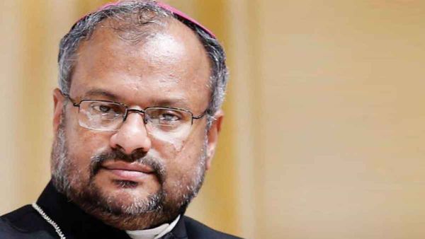 ഫ്രാങ്കോ മുളയ്ക്കല്‍ ജലന്ധര്‍ ബിഷപ്പ് സ്ഥാനത്ത് നിന്ന് രാജിവെച്ചു; രാജി സ്വീകരിച്ച് മാര്‍പാപ്പ