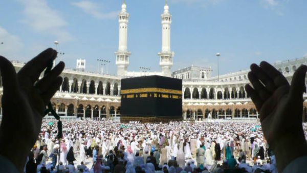 ഹാജിമാര്‍ ജംറകളില്‍ കല്ലെറിയുന്നത് എന്തിന്? എന്താണ് ഹജ്ജ്, അറിയാം സമ്പൂര്‍ണ വിവരങ്ങള്‍