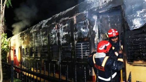 ആലപ്പുഴ-കണ്ണൂർ എക്സിക്യൂട്ടീവ് എക്സ്പ്രസില്‍ വീണ്ടും തീപിടുത്തം: ഒരു ബോഗി പൂർണ്ണമായി കത്തി നശിച്ചു