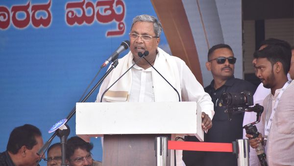 മതപരിവര്‍ത്തന നിരോധന നിയമം റദ്ദാക്കി സിദ്ധരാമയ്യ സര്‍ക്കാര്‍; 'സവര്‍ക്കറുടെ പാഠം സ്‌കൂളില്‍ വേണ്ട'