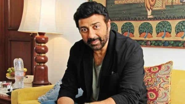 ഇന്ത്യ-പാക് പ്രശ്‌നത്തിന് കാരണം രാഷ്ട്രീയക്കാര്‍ ജനങ്ങള്‍ക്ക് പരസ്പര സ്‌നേഹം മാത്രം: സണ്ണി ഡിയോള്‍