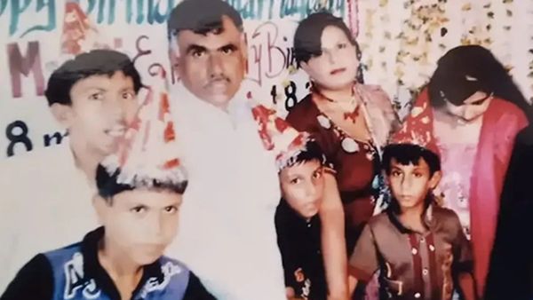 അപൂര്‍വ നേട്ടം സ്വന്തമാക്കി ഒരു കുടുംബത്തിലെ 9 പേര്‍; റെക്കോര്‍ഡ് ഒന്നല്ല രണ്ട്!