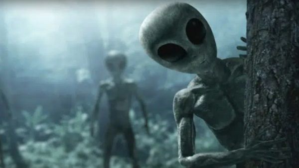 പസഫിക്കിന്റെ അടിത്തട്ടില്‍ പറക്കുംതളികയുടെ അവശിഷ്ടങ്ങള്‍; ആരും ഉപയോഗിക്കാത്ത ലോഹം, ഞെട്ടിക്കും!!