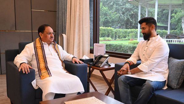 ഏഴ് പാര്‍ലമെന്റ് സീറ്റ് വേണം, അമ്മാവനെ ഒതുക്കണം; എന്‍ഡിഎയിലേക്ക് വരാന്‍ ചിരാഗിന്റെ ഉപാധി ഇങ്ങനെ