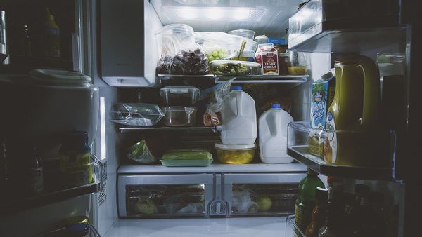 ഫ്രിഡ്ജില്‍ ഭക്ഷണം സൂക്ഷിക്കേണ്ടതിങ്ങനെ...; ഒരിക്കലും ചെയ്യാന്‍ പാടില്ലാത്ത കാര്യങ്ങള്‍ ഇത്