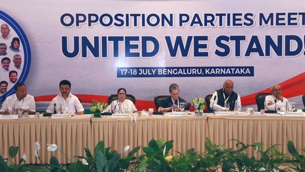 'ഇന്ത്യക്കായി ഞങ്ങളൊന്നിച്ച്..'; യോഗത്തിനെത്തിയ 26 പ്രതിപക്ഷ പാര്‍ട്ടികള്‍ ഇവര്‍