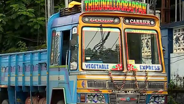 ലോറിയില്‍ അശ്രദ്ധമായി കെട്ടിയ കയര്‍ കുരുങ്ങി കാല്‍നടയാത്രക്കാരന് ദാരുണാന്ത്യം; ഒന്നുമറിയാതെ ഡ്രൈവര്‍