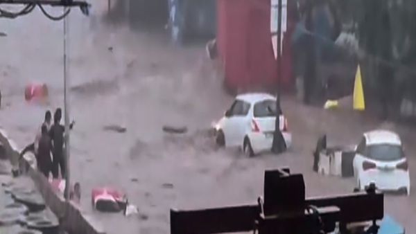 ഡല്‍ഹിയില്‍ ശക്തമായ മഴ തുടരുന്നു; താഴ്ന്ന പ്രദേശങ്ങളില്‍ നിന്ന് ആളുകളെ ഒഴിപ്പിക്കും