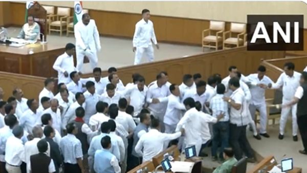 ബിജെപി എംഎൽഎ അശ്ലീല വീഡിയോ കണ്ട സംഭവം;ത്രിപുര നിയമസഭയിൽ ബജറ്റ് സമ്മേളത്തിനിടെ കയ്യാങ്കളി, സസ്പെൻഷൻ