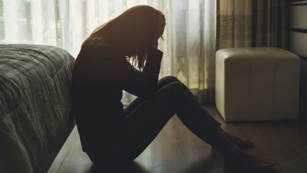 കോടിക്കണക്കിന് സമ്പാദ്യം,  ആഢംബര കാറുകൾ; എങ്കിലും കഷ്ടപ്പാടാണെന്ന് യുവതി; കേട്ടവർക്ക് രണ്ടഭിപ്രായം