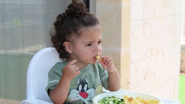 നിങ്ങളുടെ കുട്ടിക്ക് ഇങ്ങനെയാണോ ഭക്ഷണം കൊടുക്കുന്നത്..!? ഒഴിവാക്കണം ഈ തെറ്റുകള്‍