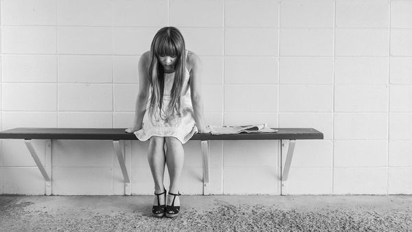 നിങ്ങള്‍ 'അടക്കവും ഒതുക്കവുമുള്ള പെണ്‍കുട്ടി'യാണോ..? എങ്ങനെ തിരിച്ചറിയാം