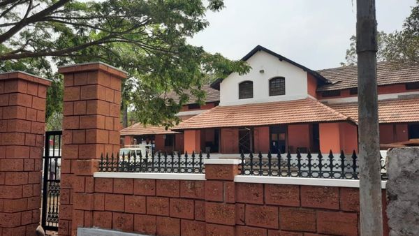 ബ്രിട്ടീഷുകാര്‍ തോക്ക് വലിച്ചെറിഞ്ഞ് ഓടി... വെള്ളപ്പട വിറച്ച നിമിഷം!! ഹജൂര്‍ കച്ചേരി ചരിത്രം