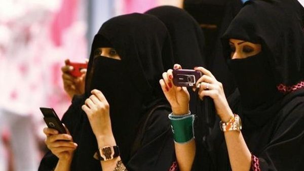 വസ്ത്രം കണ്ട് മതം തിരിച്ചറിയാന്‍ പാടില്ല: ഫ്രാൻസിലെ സ്‌കൂളുകളിൽ അബായ ധരിക്കുന്നത് നിരോധിക്കും