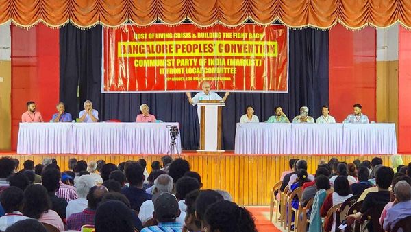 ജനത്തിന് താങ്ങാന്‍ കഴിയാത്ത ജീവിതച്ചിലവ്: 'ബാംഗ്ലൂർ പീപ്പിൾസ് കൺവൻഷൻ' ഉദ്ഘാടനം ചെയ്ത്  അശോക് ധാവ്ലെ