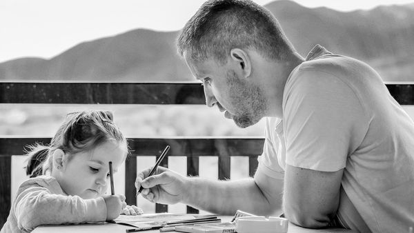 'അവരെ കണ്ട് പഠിക്ക്, നീയൊന്ന് മിണ്ടാതിരിക്ക്..'; കുട്ടികളോട് ഒരിക്കലും പറയാന്‍ പാടില്ലാത്ത വാക്കുകള്‍..!!