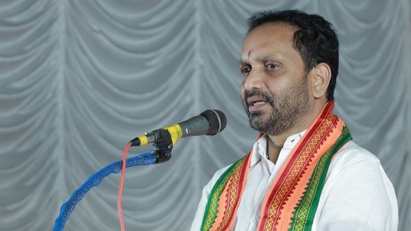 നാമജപഘോഷയാത്രയ്ക്കെതിരെ കേസെടുത്തത് മതമൗലികവാദികളുടെ ഗുഡ്സർട്ടിഫിക്കറ്റ് വാങ്ങാന്‍: കെ സുരേന്ദ്രന്‍