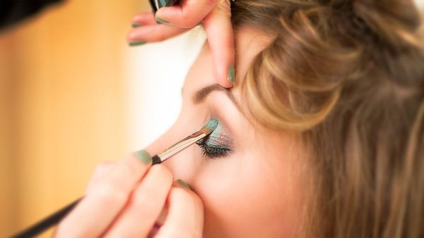 ഉറങ്ങുന്നതിന് മുന്‍പ് മേക്കപ്പ് കളയാത്തവരാണോ നിങ്ങള്‍? ഇക്കാര്യം തീര്‍ച്ചയായും അറിഞ്ഞിരിക്കണം