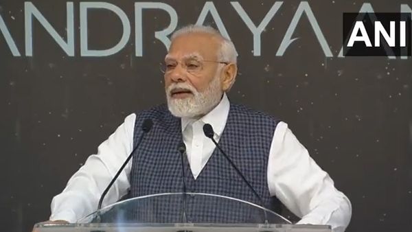 ചന്ദ്രയാന്‍-3: 'ലാന്‍ഡര്‍ ഇറങ്ങിയ സ്ഥലം ശിവശക്തിയെന്ന് അറിയപ്പെടും'; ശാസ്ത്രജ്ഞരെ അഭിനന്ദിച്ച് മോദി