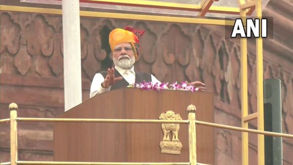 'രാജ്യം മണിപ്പൂരിലെ ജനങ്ങൾക്കൊപ്പം; പ്രശ്ന പരിഹാരത്തിന് കേന്ദ്രം ശ്രമം തുടരുകയാണ്; പ്രധാനമന്ത്രി