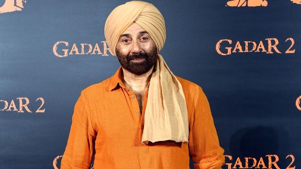 ഗദര്‍ 2 സൂപ്പര്‍ ഹിറ്റായിട്ടും പണമില്ല? സണ്ണി ഡിയോളിന്റെ ജുഹുവിലെ വീട് വില്‍പ്പനയ്ക്ക് വെച്ച് ബാങ്ക്