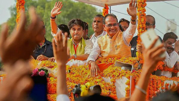 ജ്യോതിരാദിത്യ സിന്ധ്യക്ക് വീണ്ടും തിരിച്ചടി, വിശ്വസ്തന്‍ ബിജെപി വിടും, കോണ്‍ഗ്രസിന് നേട്ടം