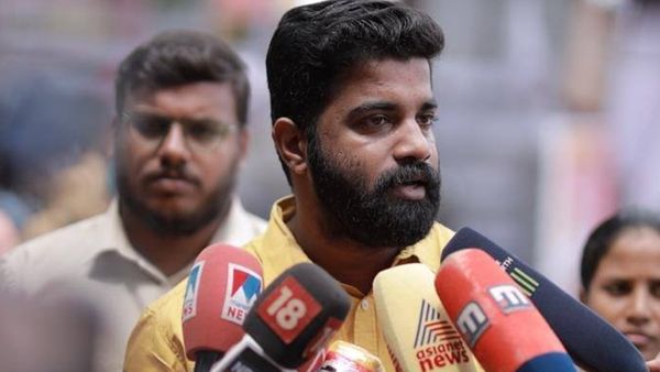 'സംഘികളിൽ നല്ല സംഘി എന്നൊന്നില്ല': കൂട്ടുകൂടുന്നവർ മനുഷ്യ കുലത്തിന്റെ ഒറ്റുകാർ: പിഎം ആർഷോ