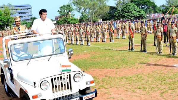 വര്‍ണാഭമായി സ്വാതന്ത്ര്യദിനാഘോഷം; മതസാഹോദര്യത്തിന് നേരെയുള്ള വെല്ലുവിളികള്‍ നേരിടണമെന്ന് മുഹമ്മദ് റിയാസ്