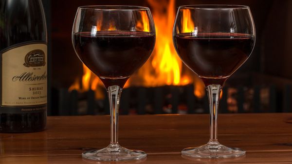 ദിവസവും രാത്രിയില്‍ വൈന്‍ കുടിച്ചാല്‍ എന്ത് സംഭവിക്കും..? ആരോഗ്യത്തിന് നല്ലതോ ചീത്തയോ?