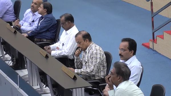 പാചകക്കാരന് മുതല്‍ ശാസ്ത്രജ്ഞര്‍ക്ക് വരെ ആകര്‍ഷകമായ പ്രതിഫലം; ഐഎസ്ആര്‍ഒയിലെ ശമ്പള പാക്കേജ് കണ്ടോ..!!?