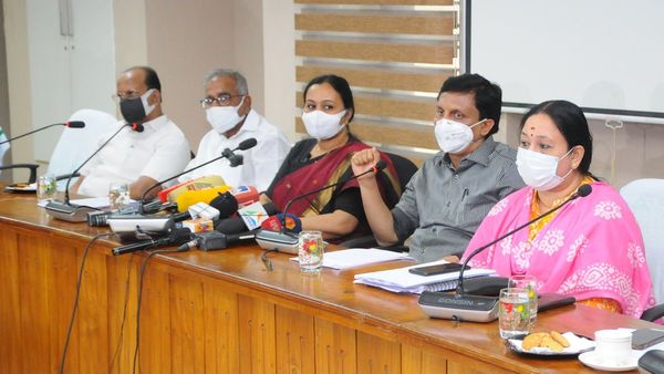 നിപ നെഗറ്റീവ് ആയാലും 21 ദിവസം നിരീക്ഷണം: വവ്വാലിനെ പടക്കം പൊട്ടിച്ച് തുരത്തരുത്