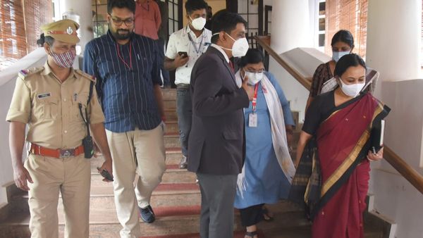 നിപ ഭീതി ഒഴിയുന്നു: ഹൈ റിസ്‌ക് കോണ്‍ടാക്ടില്‍ ഉണ്ടായിരുന്ന 61 പരിശോധന ഫലം കൂടി നെഗറ്റീവ്