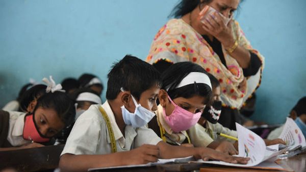 നിപ ഭീതിയകലന്നു; കോഴിക്കോട് ഇന്ന് സ്‌കൂള്‍ തുറക്കും, കണ്ടെയ്ന്‍മെന്റ് സോണുകളില്‍ നിയന്ത്രണം തുടരും