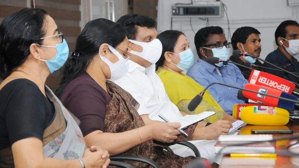 നിപ: പരിശോധനക്കയച്ച 49 സാമ്പിളുകൾ കൂടി നെഗറ്റീവ്, കൂടുതല്‍ പേരെ പരിശോധനയ്ക്ക് വിധേയമാക്കും