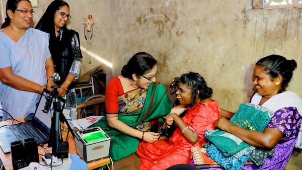 ഭിന്ന ശേഷിക്കാരിയായ ജ്യോതിക്ക് ഇനി അടച്ചുറപ്പുള്ള വീട്: ഉറപ്പ് നല്‍കി പത്തനംത്തിട്ട ജില്ലാ കളക്ടർ