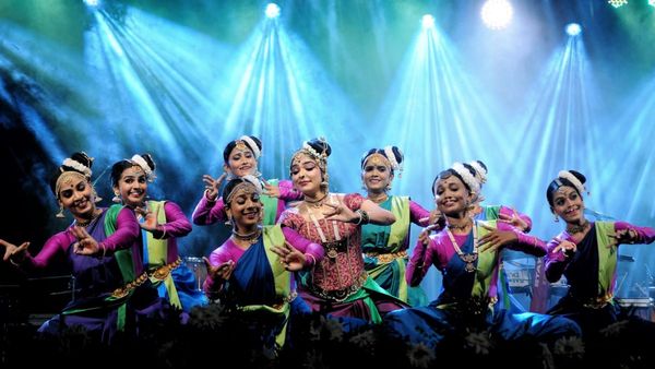 റിമ കല്ലിങ്കലും സംഘവും തകർത്താടി: ഉത്സവ ലഹരിയിലമർന്ന് കോഴിക്കോട്, ഇനിയും ആഘോഷ രാവുകള്‍