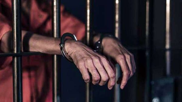 കളിത്തോക്കുമായി ട്രെയിനിൽ, പരിഭ്രാന്തരായി യാത്രക്കാർ, കൊടൈക്കനാലിൽ 4 മലയാളികൾ അറസ്റ്റിൽ