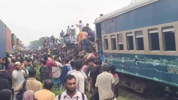 ബംഗ്ലാദേശില്‍ ട്രെയിനുകള്‍ കൂട്ടിയിടിച്ചു: 15 പേർ കൊല്ലപ്പെട്ടു, നിരവധി പേരുടെ നില ഗുരുതരം
