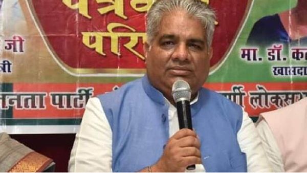 സ്ഥാനാർത്ഥി പ്രഖ്യാപനത്തിന് ശേഷം കേന്ദ്രമന്ത്രിയെ വളഞ്ഞു, മധ്യപ്രദേശിൽ ബിജെപിയിൽ പൊട്ടിത്തെറി