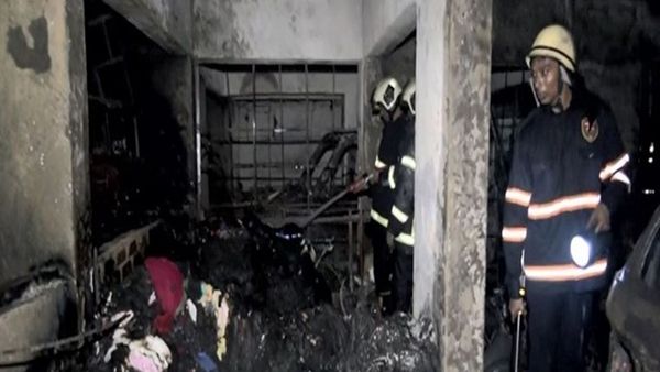 മുംബൈയില്‍ ബഹുനില കെട്ടിടത്തില്‍ വന്‍ തീപിടുത്തം; ഏഴ് പേര്‍ മരിച്ചു