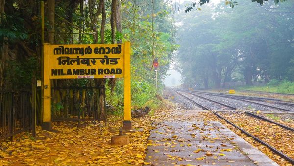 ട്രെയിൻ യാത്രക്കാർ ഈ നിയമങ്ങൾ ശ്രദ്ധിക്കണേ, അല്ലെങ്കിൽ പണി കിട്ടും